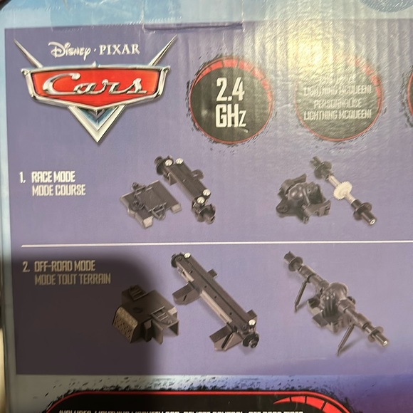 DISNEYPARKS PIXAR EXCLUSIVE - DISNEY PIXAR RC LIGHTNING MCQUEEN RC CAR - Picture 8 of 12
